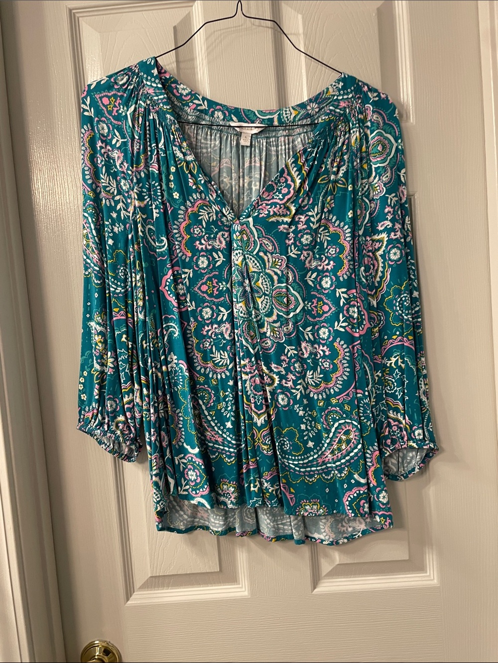 crown & ivy Teal Paisley V-Neck 3/4 Sleeve Blouse